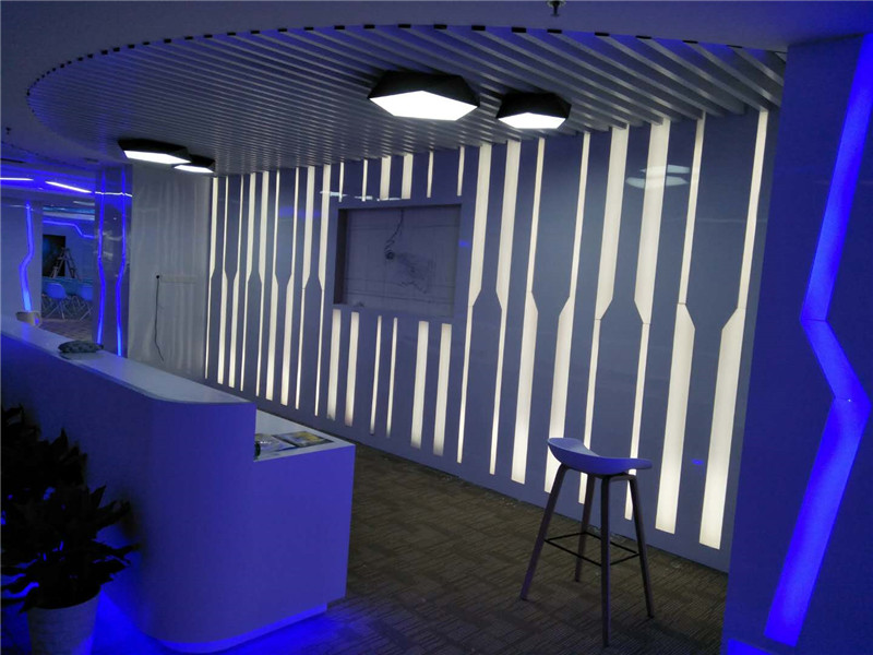 �l(f��)��u�͗l